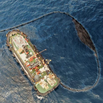 The affected area has been cordoned off, and continuous monitoring is in place to assess the spread and impact of the oil.