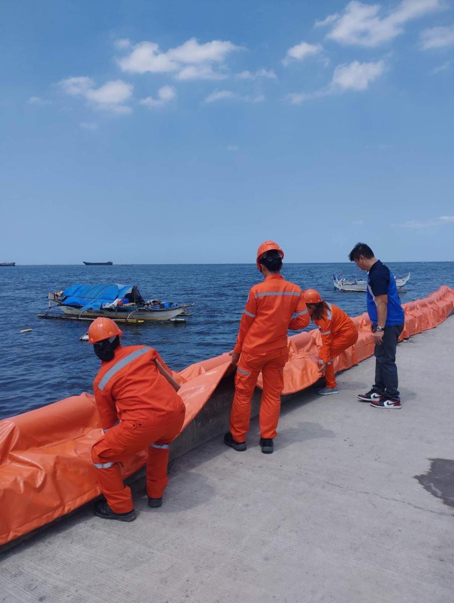 Promoting safety at sea with top-notch training and cutting-edge equipment for all.